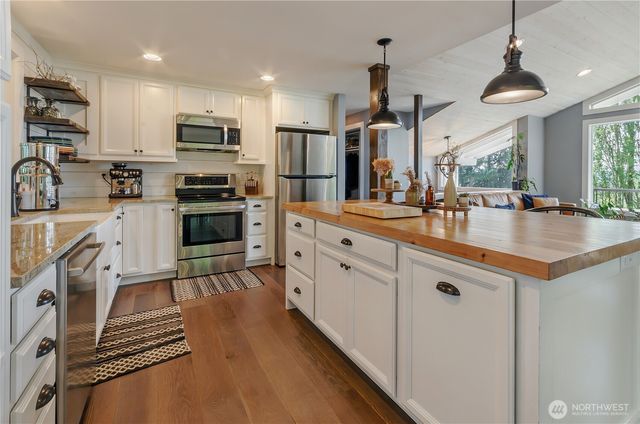 7501 171st Avenue Ct E, Sumner, WA 98391