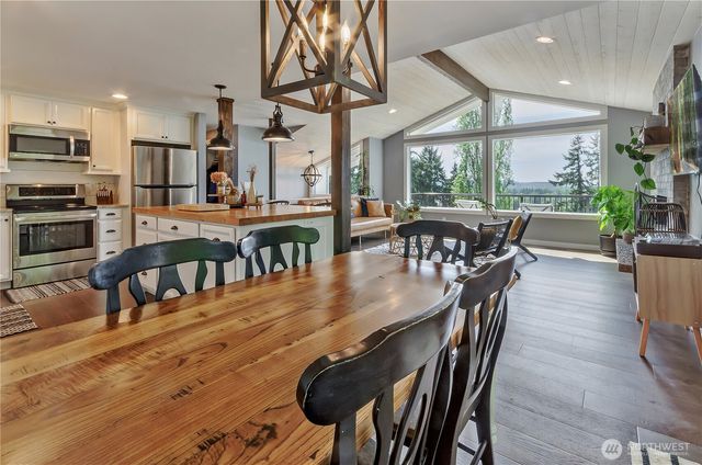 7501 171st Avenue Ct E, Sumner, WA 98391