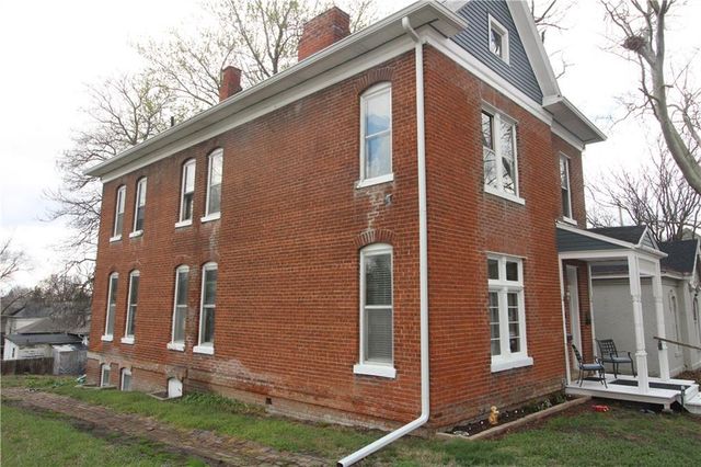 220 N 17th Street, St Joseph, MO 64501