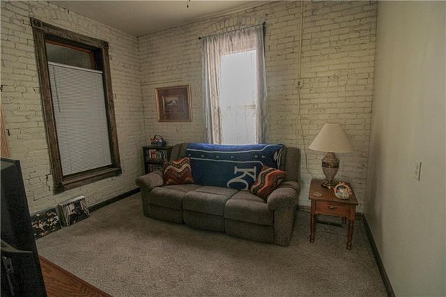 220 N 17th Street, St Joseph, MO 64501