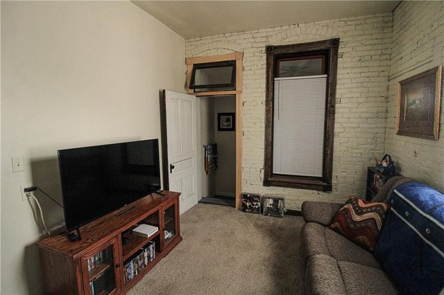 220 N 17th Street, St Joseph, MO 64501