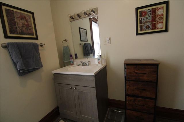 220 N 17th Street, St Joseph, MO 64501