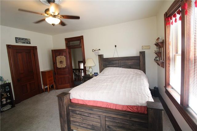 220 N 17th Street, St Joseph, MO 64501