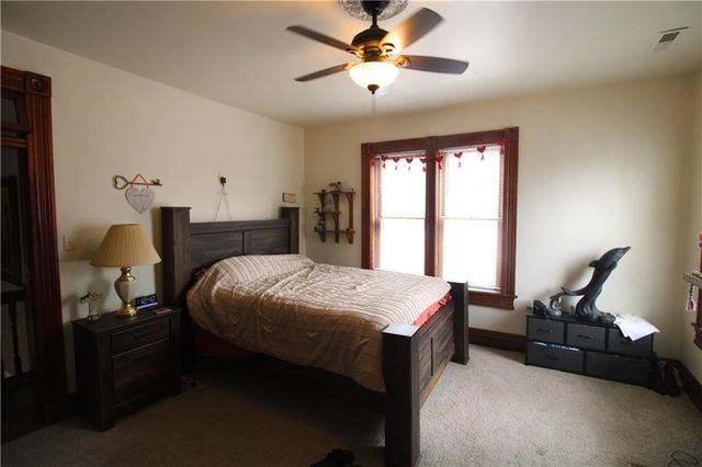 220 N 17th Street, St Joseph, MO 64501