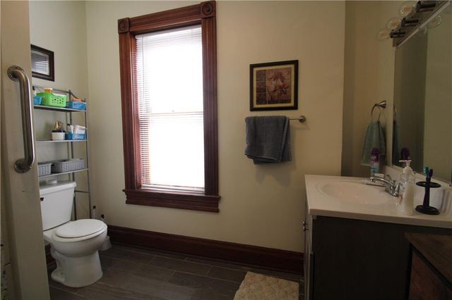 220 N 17th Street, St Joseph, MO 64501