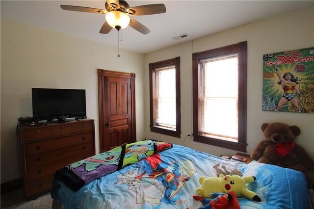 220 N 17th Street, St Joseph, MO 64501