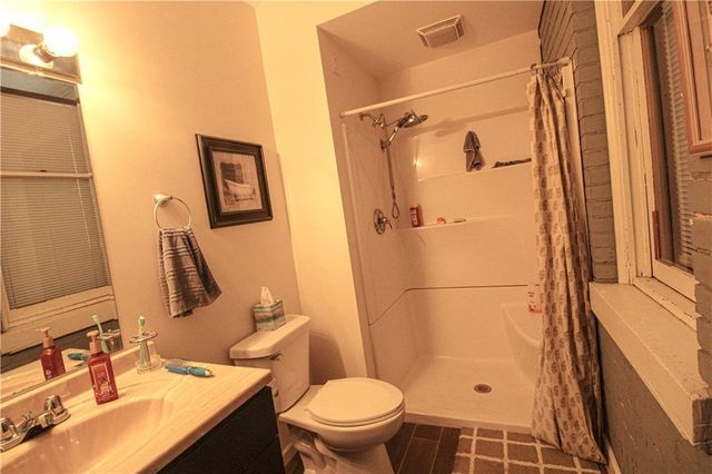 220 N 17th Street, St Joseph, MO 64501