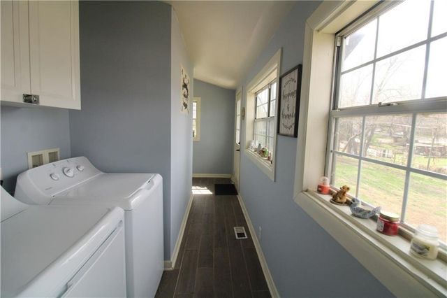 220 N 17th Street, St Joseph, MO 64501