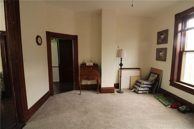 220 N 17th Street, St Joseph, MO 64501