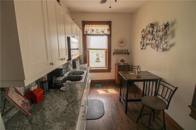 220 N 17th Street, St Joseph, MO 64501