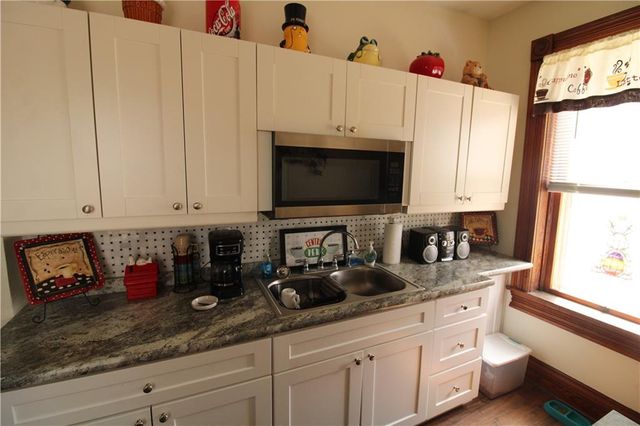 220 N 17th Street, St Joseph, MO 64501