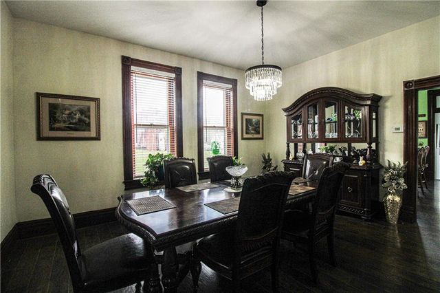 220 N 17th Street, St Joseph, MO 64501