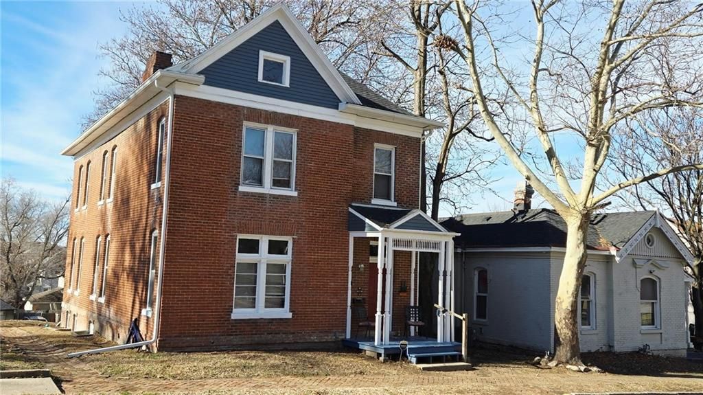 220 N 17th Street, St Joseph, MO 64501