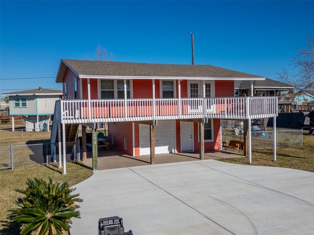 16618 Jean Lafitte Rd, Jamaica Beach, TX 77554