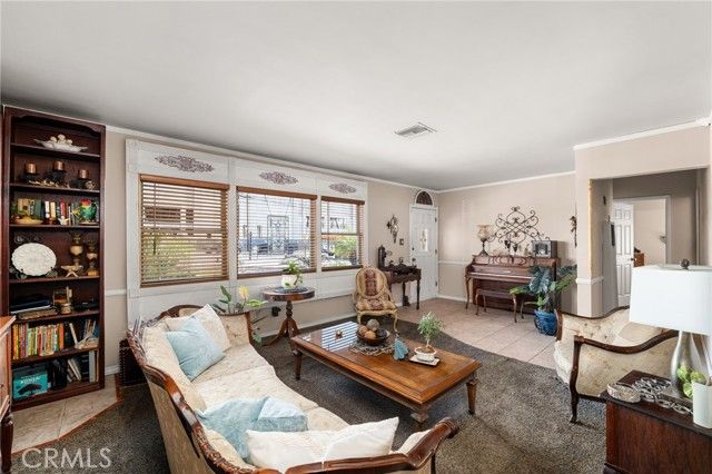 10180 Redwood, Fontana, CA 92335