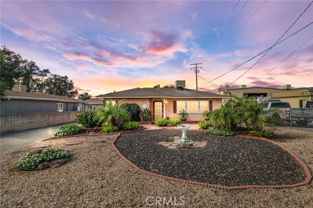 10180 Redwood, Fontana, CA 92335