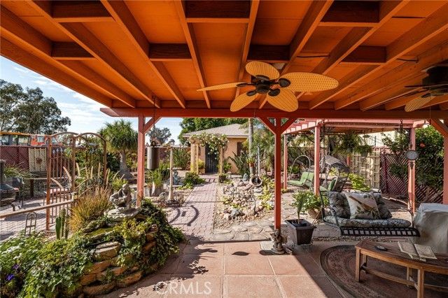 10180 Redwood, Fontana, CA 92335