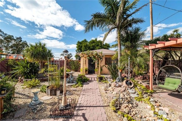 10180 Redwood, Fontana, CA 92335