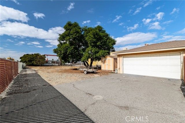 10180 Redwood, Fontana, CA 92335