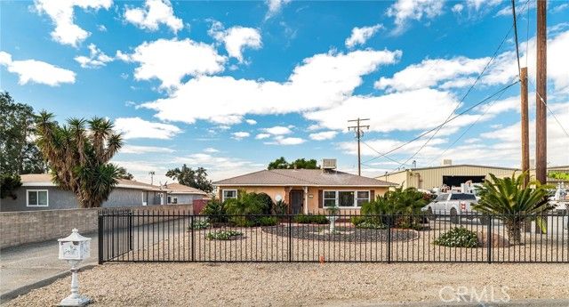 10180 Redwood, Fontana, CA 92335