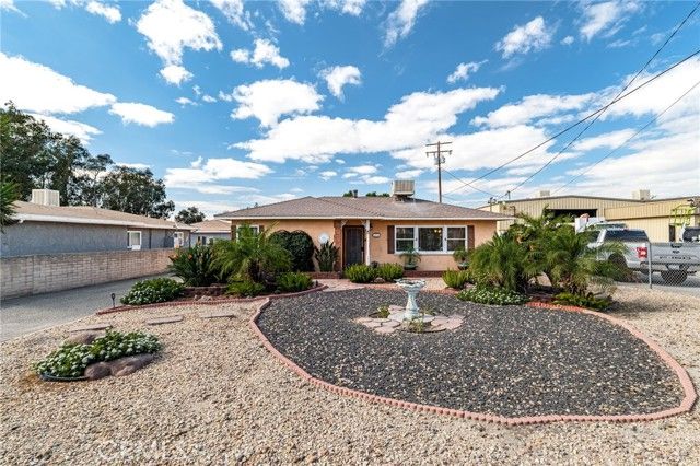 10180 Redwood, Fontana, CA 92335