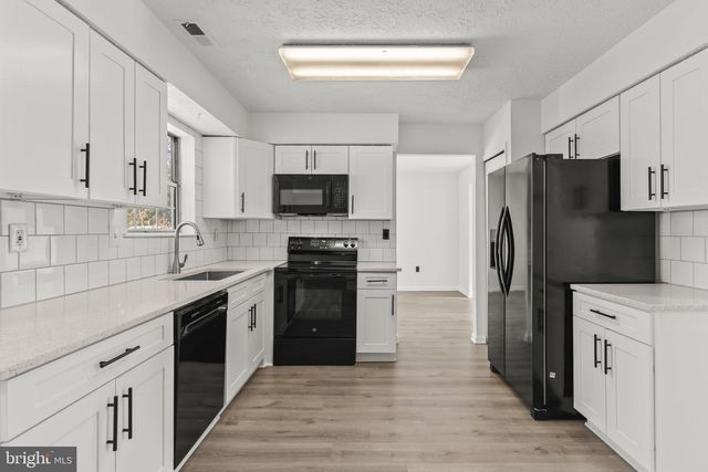 6953 CONY CT, Waldorf, MD 20603