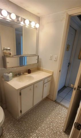 1100 Colony Point Cir 316, Pembroke Pines, FL 33026