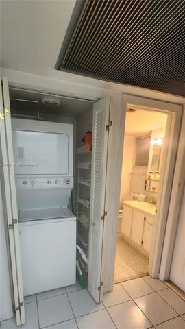 1100 Colony Point Cir 316, Pembroke Pines, FL 33026