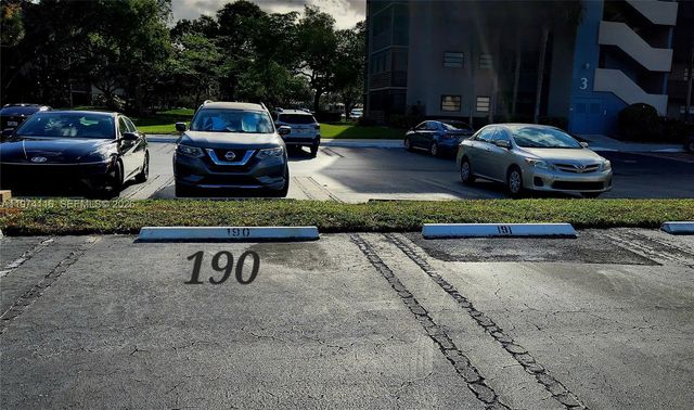 1100 Colony Point Cir 316, Pembroke Pines, FL 33026