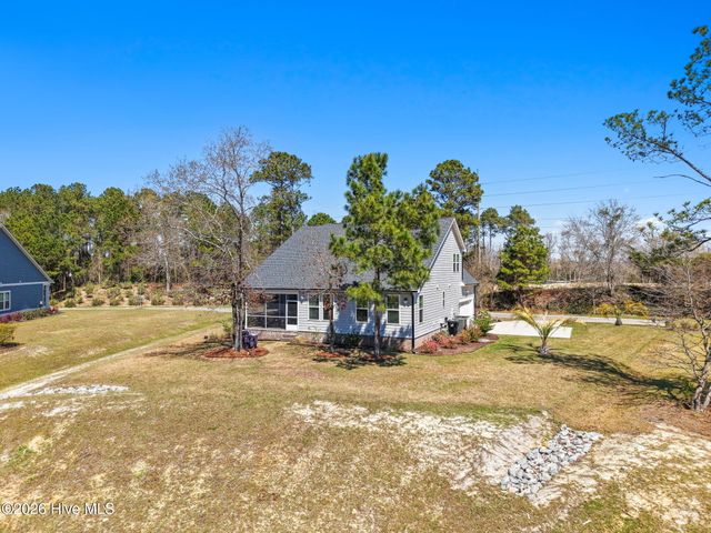 759 Hollybriar Loop Road SE, Bolivia, NC 28422