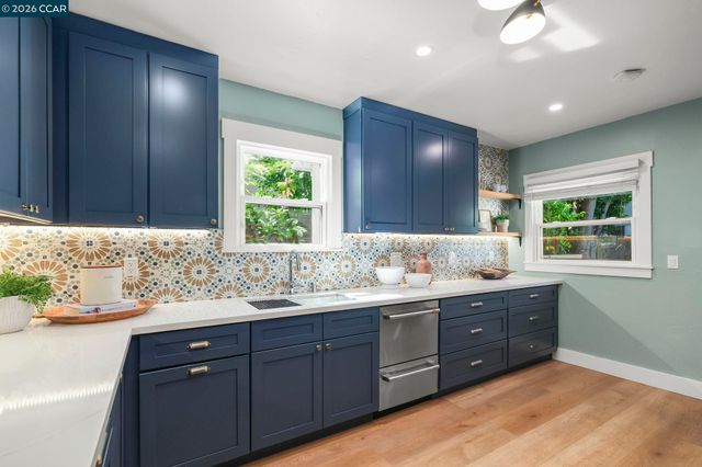 1724 Alhambra Ave, Martinez, CA 94553