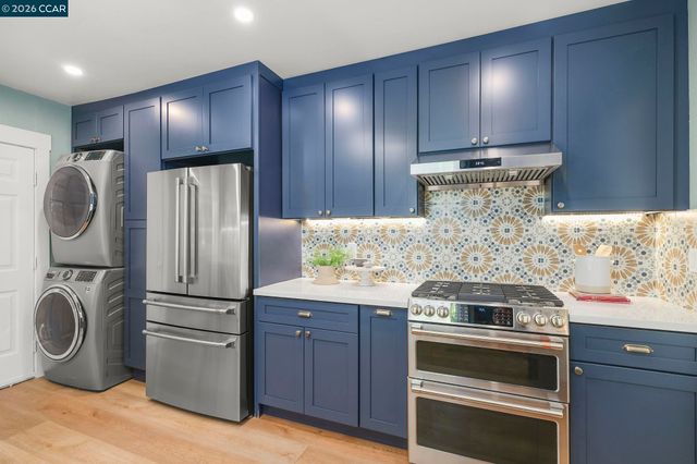 1724 Alhambra Ave, Martinez, CA 94553