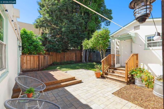 1724 Alhambra Ave, Martinez, CA 94553