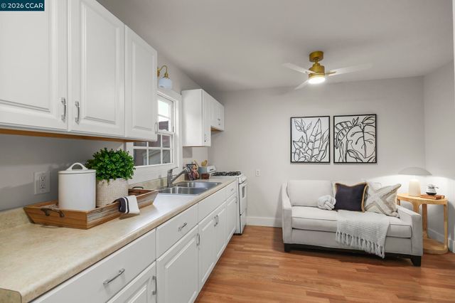 1724 Alhambra Ave, Martinez, CA 94553