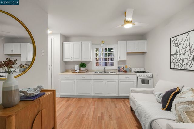 1724 Alhambra Ave, Martinez, CA 94553
