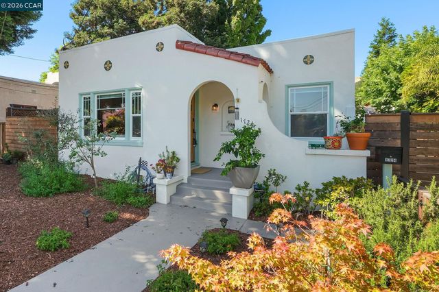 1724 Alhambra Ave, Martinez, CA 94553