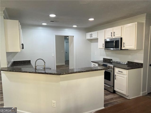 1523 Hayden Mill Way, Lawrenceville, GA 30043