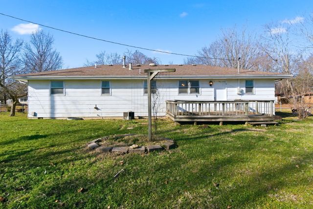 204 S Cottonwood Avenue, Republic, MO 65738