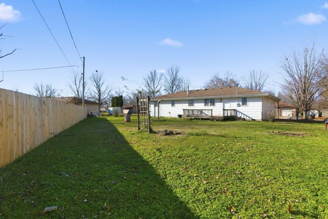 204 S Cottonwood Avenue, Republic, MO 65738