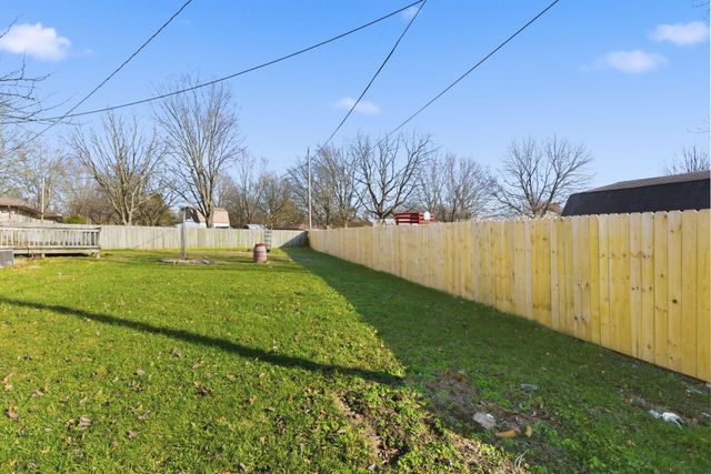 204 S Cottonwood Avenue, Republic, MO 65738