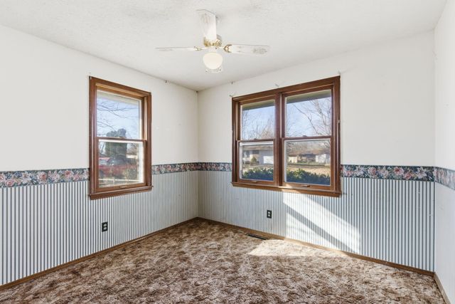 204 S Cottonwood Avenue, Republic, MO 65738