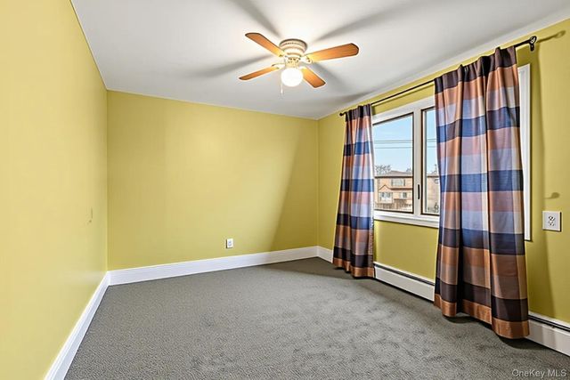 2 Parente Lane N, Island Park, NY 11558