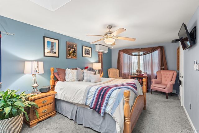 2 Parente Lane N, Island Park, NY 11558