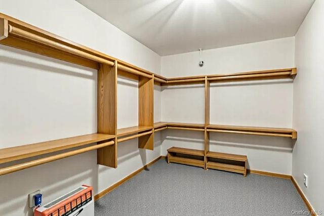 2 Parente Lane N, Island Park, NY 11558