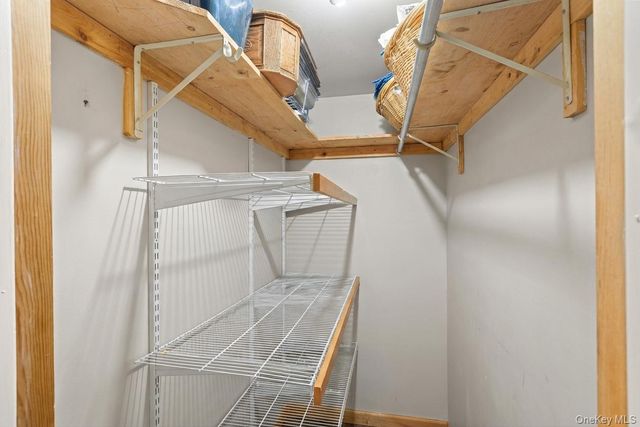 2 Parente Lane N, Island Park, NY 11558