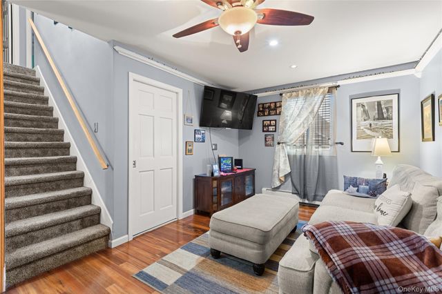 2 Parente Lane N, Island Park, NY 11558