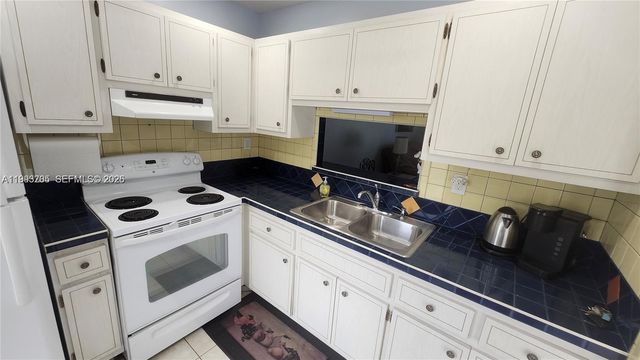 4299 NW 16th Street 209, Lauderhill, FL 33313