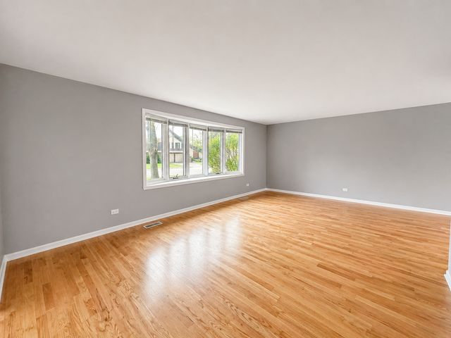 1106 WESTFIELD Lane, Schaumburg, IL 60193