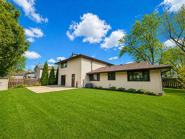 1106 WESTFIELD Lane, Schaumburg, IL 60193