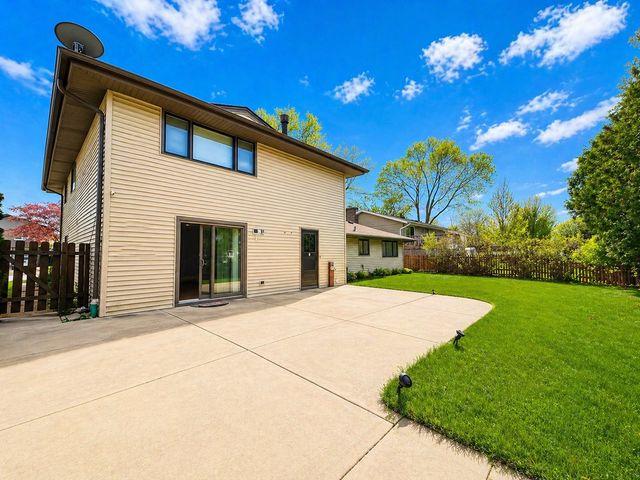 1106 WESTFIELD Lane, Schaumburg, IL 60193